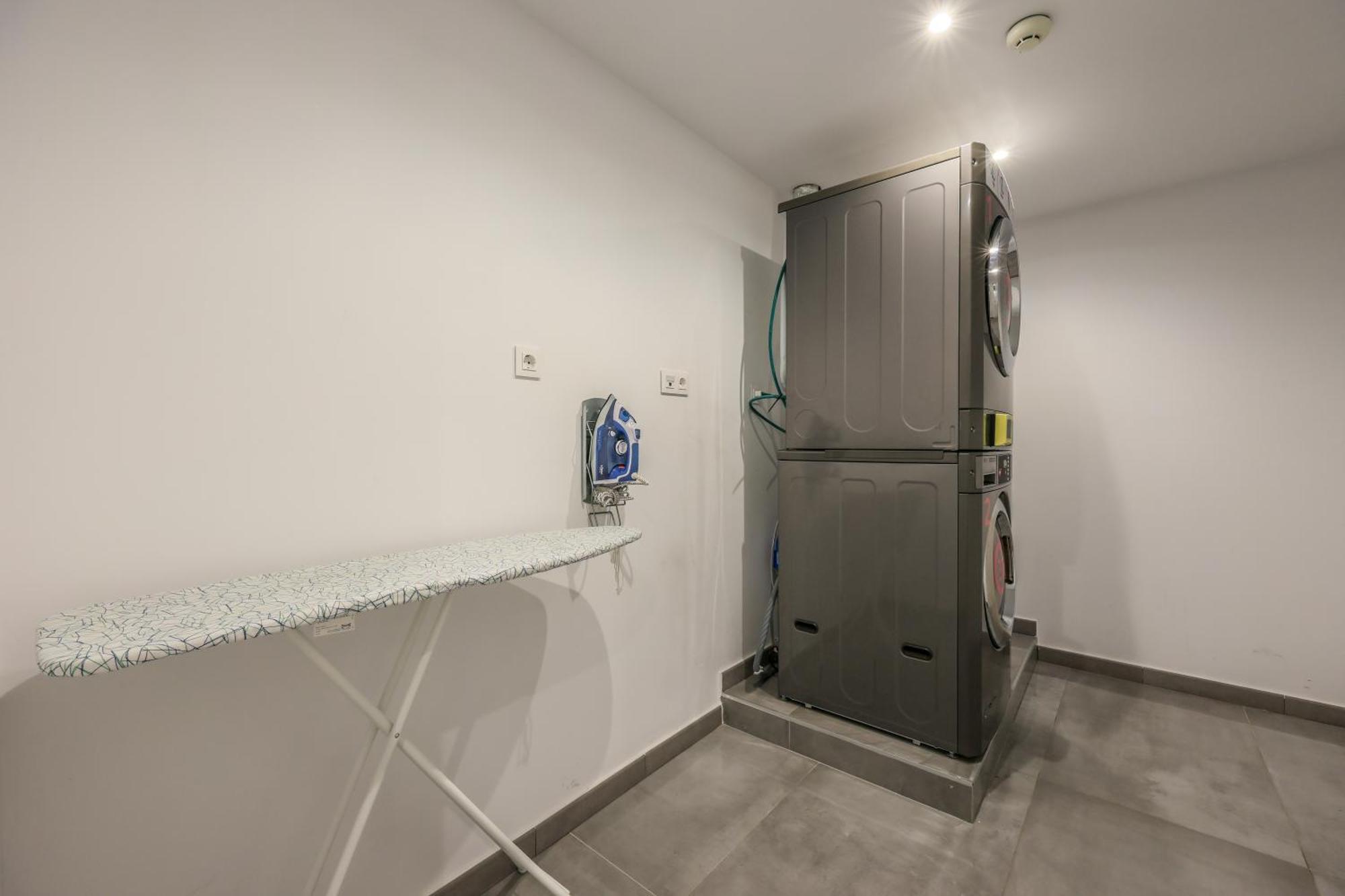 Amazinn Places Blasco De Garay 105 Madrid Exterior photo