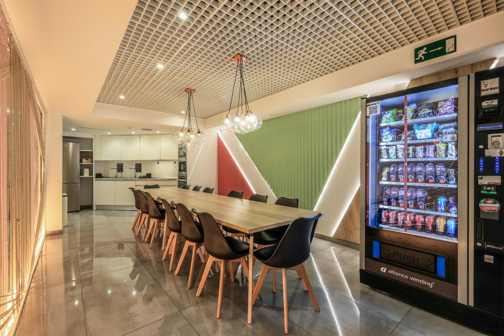 Amazinn Places Blasco De Garay 105 Madrid Exterior photo